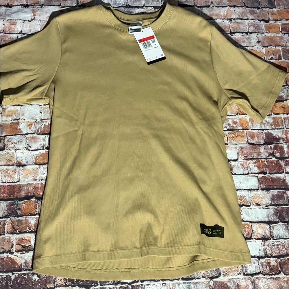 Nike Short Sleeve Crew Neck Shirt - Tan